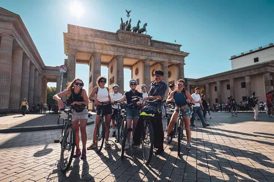 Berlin: Geführte Radtour zu den Highlights. Foto: GetYourGuide Berlin: Geführte Radtour zu den Highlights. Foto: GetYourGuide