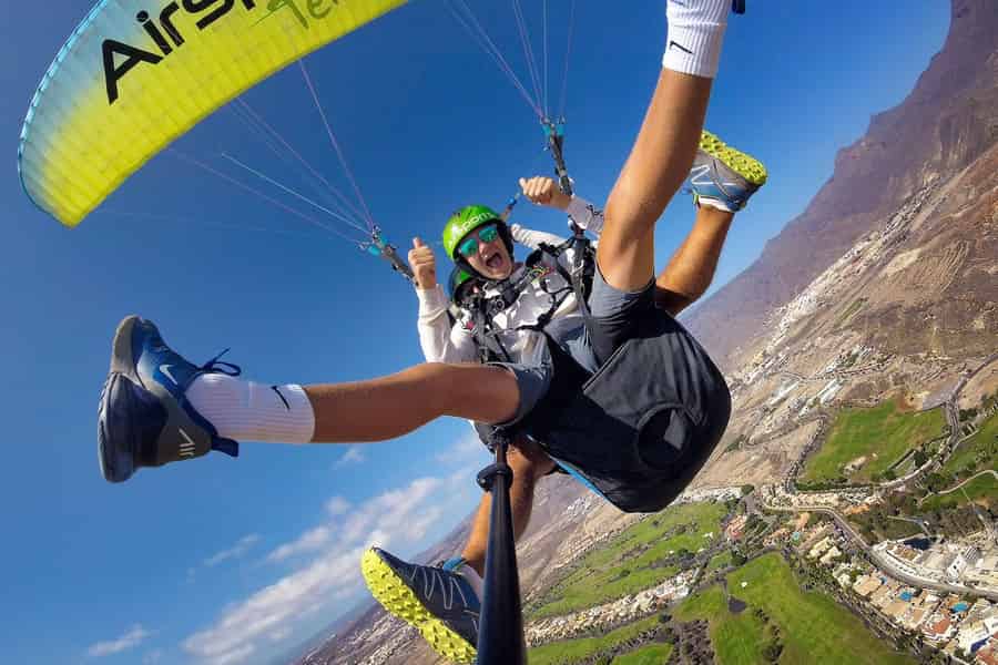 Teneriffa: Tandem-Paragliding-Flug mit Abholung. Foto: GetYourGuide