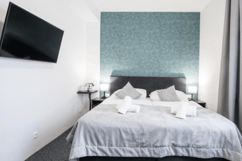 Bratislava: ultiem feestweekend van 2 nachten met hotelovernachting2 nachten in het Bratislava Bash Hostel, 60 minuten bierfietsen, kroegentocht