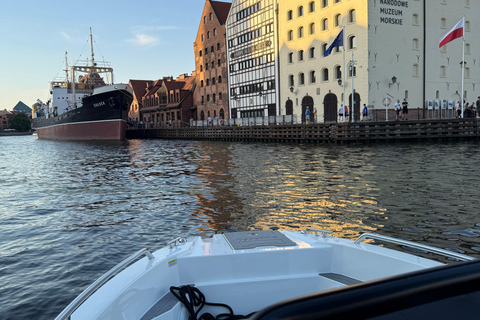 Gdansk: 1-Hour Private Electric Boat Cruise with Skipper