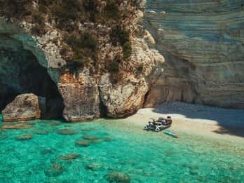 Karavostasi: Private Kreuzfahrt nach Paxos, Antipaxos & Blaue Höhlen