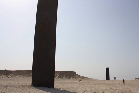 Visite de la côte ouest, Zekreet, sculpture du désert de Richard SerraDe Doha: Zekreet Richard Serra et formation rocheuse aux champignons