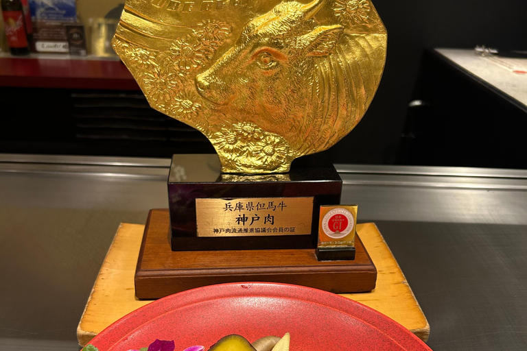 Osaka: Kobe-biff Teppanyaki-upplevelse med guideOsaka: Kobe Beef Teppanyaki-upplevelse med guide