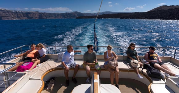 Santorini: Boat Tour of Caldera including Bus Transfer