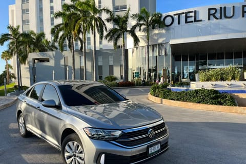 Cancun: Hotel to Cancun Airport Transfer