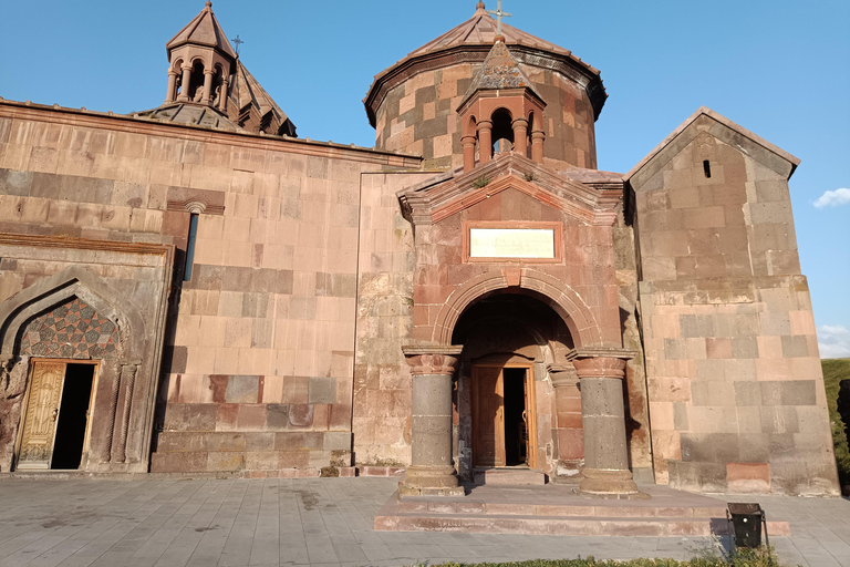 Yerevan: Gyumri, Black Fortress, and Harichavank Tour