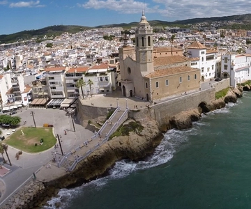 Flucht nach Sitges: Sonne, Meer und mediterraner Charme