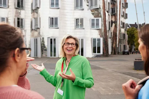 Düsseldorf: MedienHafen Tour