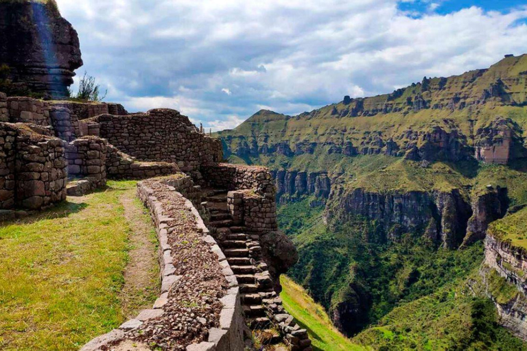 De Cusco à Waqrapukara, la forteresse inca en forme de corne