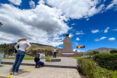 FullDay Quito: Middle of the World, Cable Car, Old Town