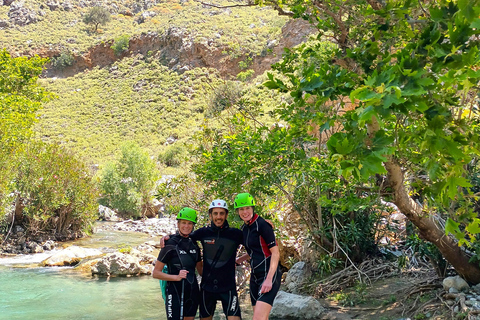 Kourtaliotiko-Schlucht: Geführte Flussabenteuerwanderung mit Mittagessen