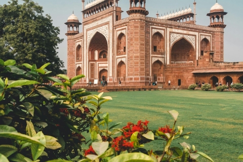 Au départ de Delhi : excursion privée d'une journée au Taj Mahal en train expressExcursion en classe économique avec déjeuner et droits d'entrée