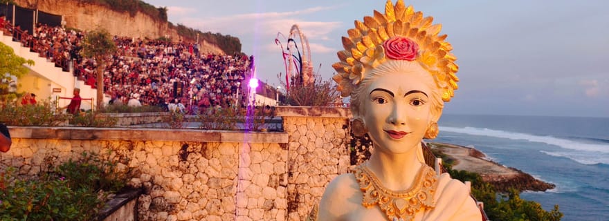 Bali : danse du feu Kecak, Melasti et dîner à la plage de Jimbaran