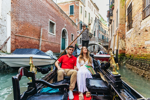 Venice: Private Gondola Ride along Grand Canal Private 30-Minute Grand Canal View Gondola Ride