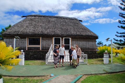 NADI: Fijian Heritage Village Tour & Hotspring and Mudpool Vuda Marina & Resorts Entry & Transfer