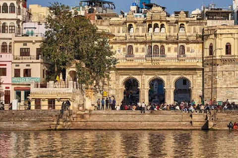 DAGVULLENDE TOUR DOOR UDAIPUR