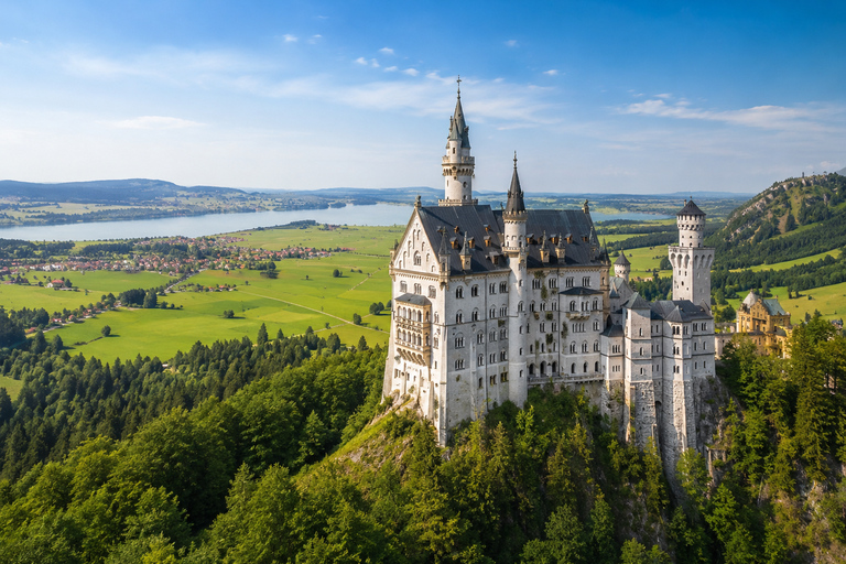 Neuschwanstein Castle: Entry Ticket with Uphill Shuttle Pass