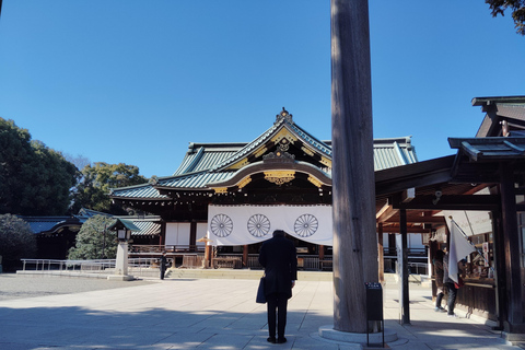 Tokyo War History Tour: Yasukuni Shrine & War Museum War & Remembrance Tour (3.5 Hours)