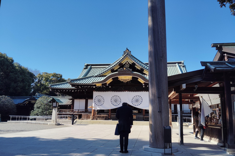 Tokyo War History Tour: Yasukuni Shrine & War Museum War & Remembrance Tour (3.5 Hours)