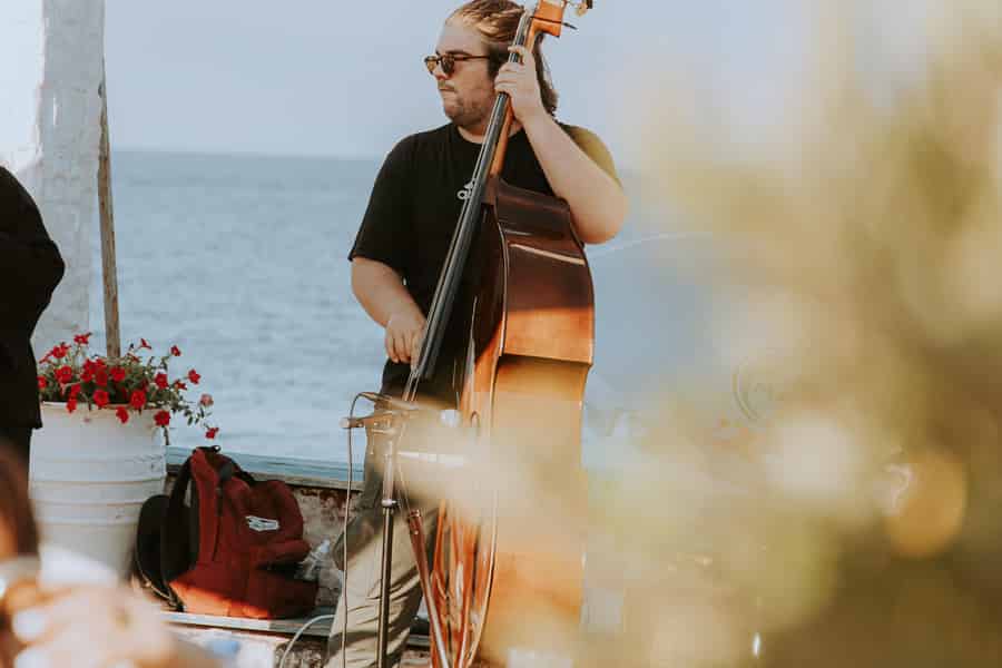 Korfu: Live-Jazzmusik und lokale Geschichten in der Marina. Foto: GetYourGuide