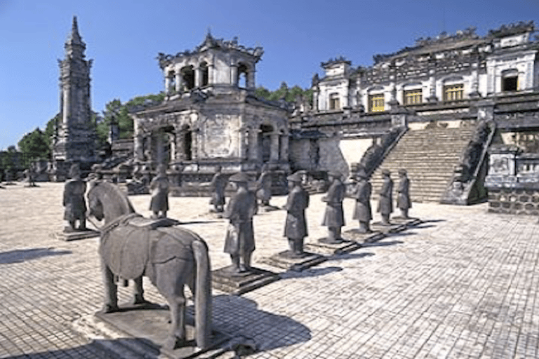 Excursión Privada a la Ciudad Imperial de Hue desde Hoi An / Da Nang