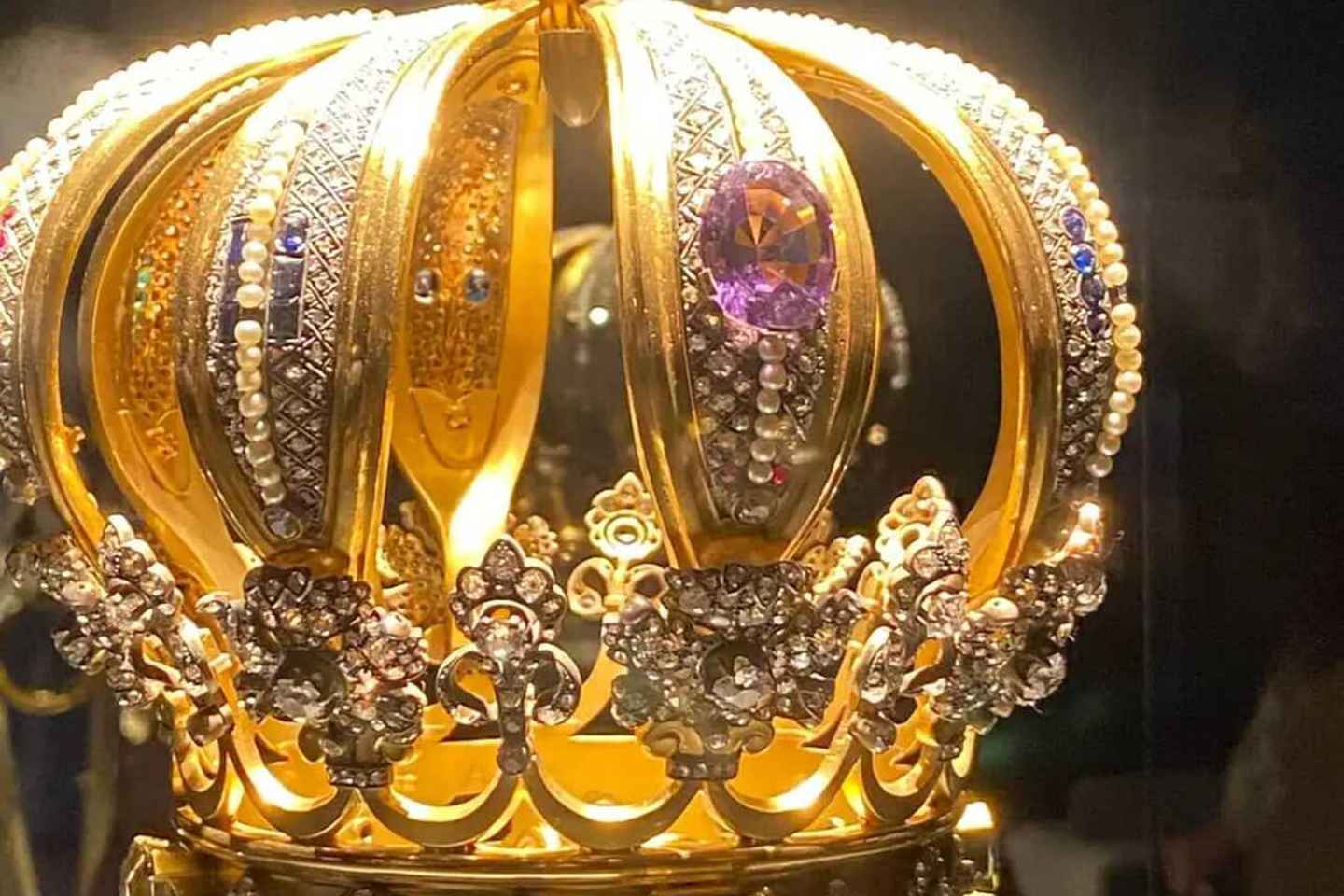 Lisbon: Sanctuary Fátima & Little Shepperd Town Guide Tour