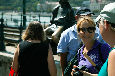 Budapest: Walking Tour to the Shoes Memorial and Parliament