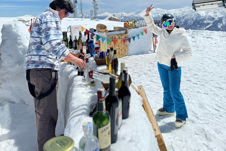 Tbilisi: Private Gudauri tour with photographer guide