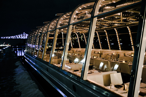 Montreal Old Port: &quot;Frosted&quot; Evening Dining CruiseMontreal: Frostiges Abenddinner im alten Hafen STANDARD SEAT