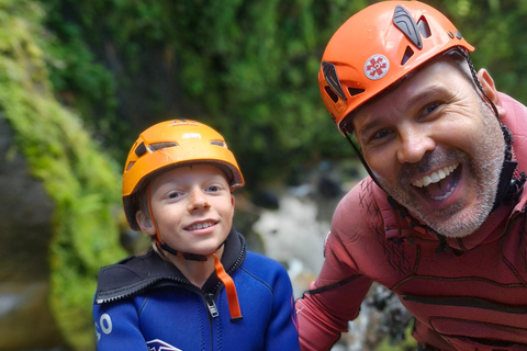 Canyoning en hauteur : circuit de canyoning de niveau moyen à élevéCanyoning de haut niveau : circuit de canyoning de niveau moyen à élevé