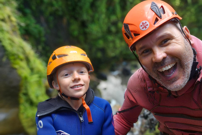 Canyoning en hauteur : circuit de canyoning de niveau moyen à élevéCanyoning de haut niveau : circuit de canyoning de niveau moyen à élevé