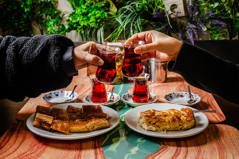 Istanbul: Baklava Backstreets Food Tour with 12+ Tastings