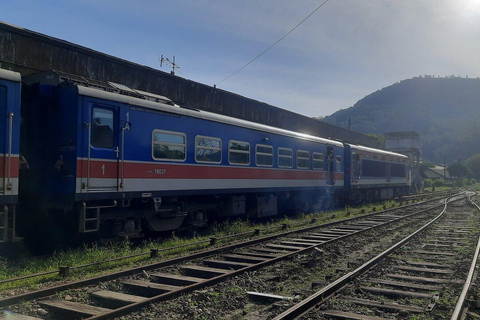 Ambewela to Ella: Scenic Train Ride for Photography Lovers Ambewela to Ella: Scenic Train Ride in 3rd Class cabin