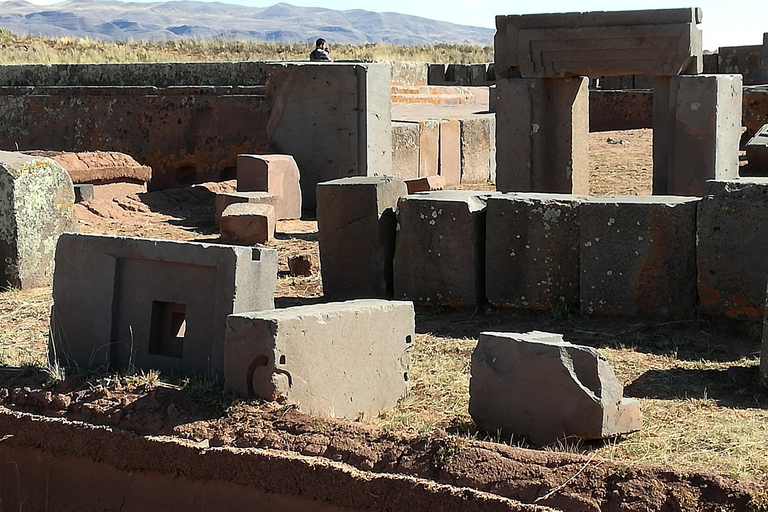 Tiwanaku y Puma Punku con almuerzo tour privado