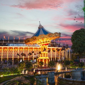 Copenhagen: Tivoli Gardens Entry, Ride Pass & Easy-Food meal