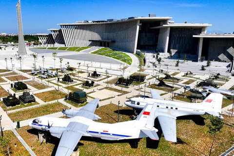 Hanoi: Military History Museum, Hoa Lo Prison & Gardens Tour Small Group: All-In-One Tour: Highlights & Train Street