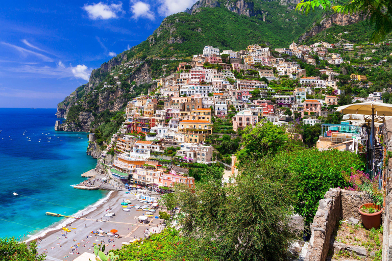 De Amalfi: Passeio de barco pela Ilha de Capri com mergulho com snorkel e bebidas