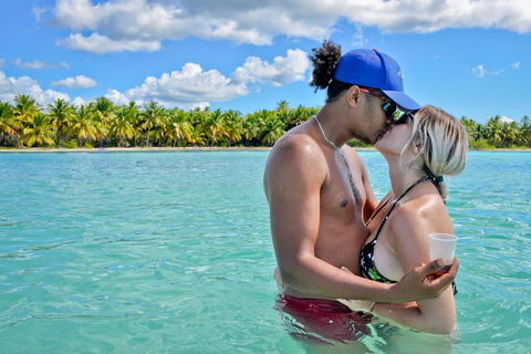 Bayahibe: Saona Island VIP Tour with Lunch & Drinks