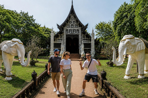 Chiang Mai: Old City Guided Tuk-Tuk Tour with Market Visit Option 1: Express Tuk Tuk Experience (2 hours) English Guide