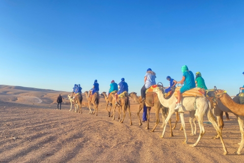 Marrakech Ochtend : Agafay woestijn lunch quad & kameelritRondleiding Engels en Frans