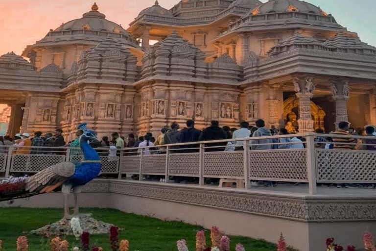 Bilety wstępu do wszystkich atrakcji New Delhi-Agra-Jaipur w ManumentŚwiątynia Lotosu w New Delhi pomiń bilety wstępu w kolejce