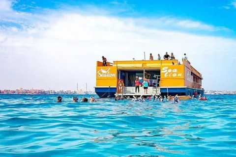 Hurghada : Excursion pittoresque en sous-marin avec plongée en apnée et transfert