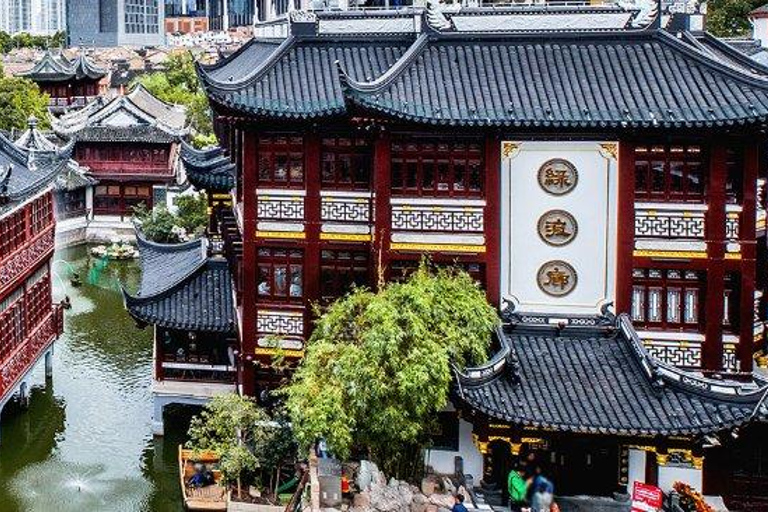 Shanghai: Zhujiajiao Water Town & City Private Day Tour Departing from the Suburbs