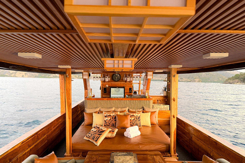 Komodo: Full-Day Sailing Trip by New Luxury Phinisi