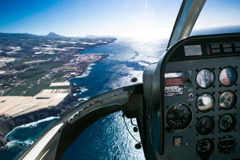 Adeje: Voo panorâmico de helicóptero em TenerifeVoo de 12 minutos em praias e barrancos