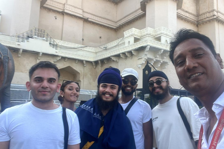 Royal Romance of Udaipur: Palaces, Lakes & Hidden Gems Tour