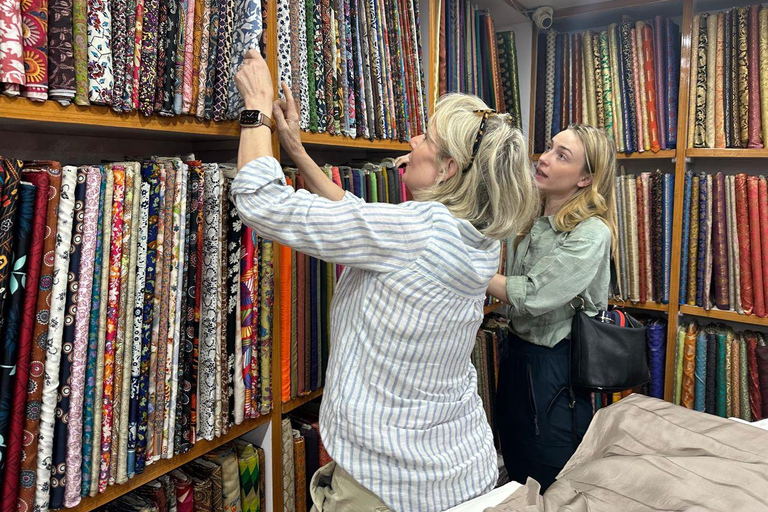 Curated Home Décor & Souvenir Shopping Tour (Women-Led) Home Décor & Souvenir Shopping Tour (Women-Led) - Half-Day