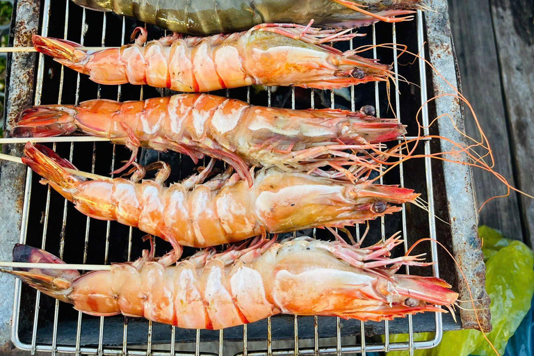 Hue Tour to Tam Giang Lagoon & Thuan An Beach by Jeep