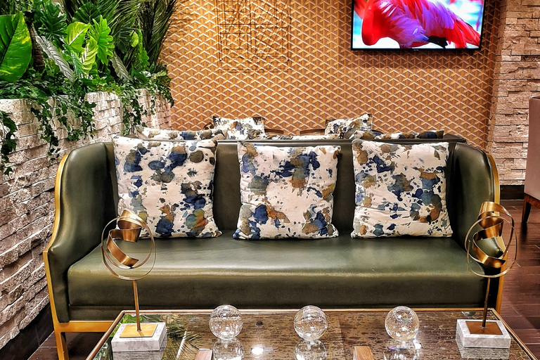 Cancun:International Airport VIP Lounge Access by DragonPass T2 International Departure: VIP lounge by MERA