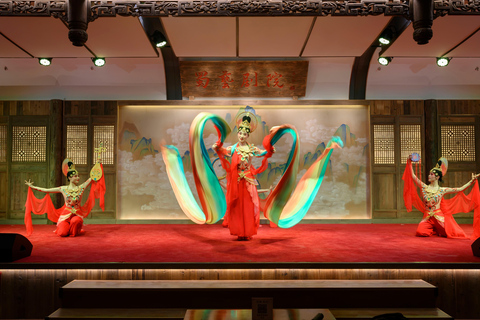 Teatr ShuYi w klasztorze Wenshu: kultura buddyjska i herbata gaiwanTeatr ShuYi Kultura buddyjska z lokalną herbatą Gaiwan